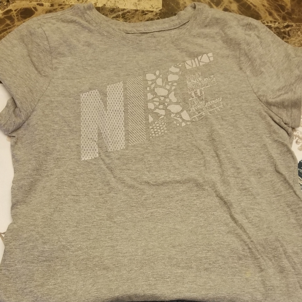 ***SOLD***Girls Nike Shirt